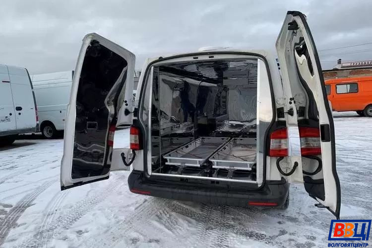Автомобиль Volkswagen Transporter Т5 для перевозки тел умерших